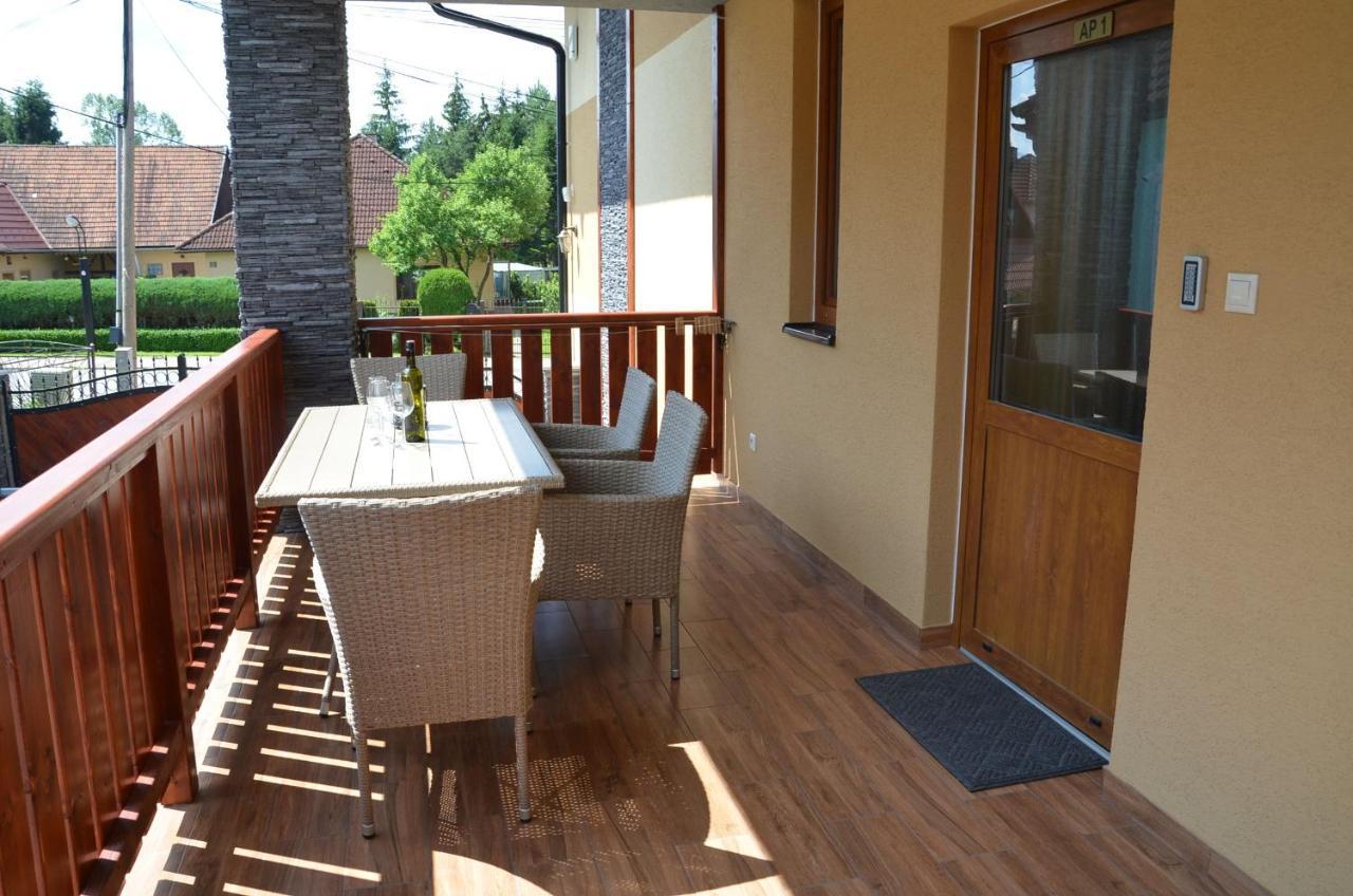 Apartmany Best I. Бешеньова Екстер'єр фото