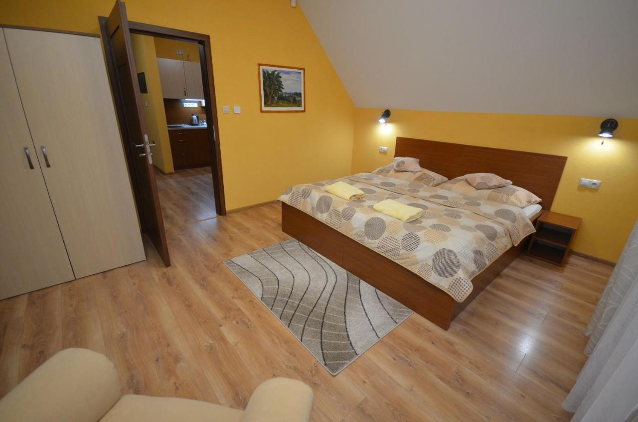 Apartmany Best I. Бешеньова Екстер'єр фото